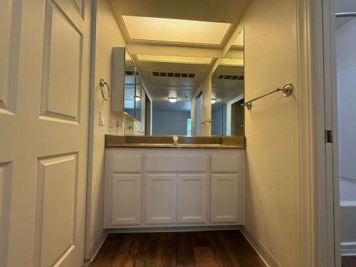 S Bed Lakeshore Apartments - Lake Views! 262