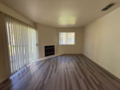 S Bed Lakeshore Apartments - Lake Views! 277