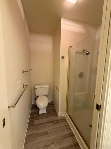 S Bed Lakeshore Apartments - Lake Views! 268