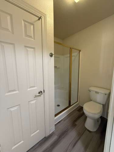 S Bed Lakeshore Apartments - Lake Views! 288