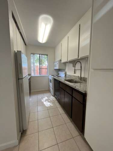 S Bed Alvarado Parkside Apts. LLC 23