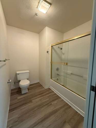 S Bed Lakeshore Apartments - Lake Views! 271