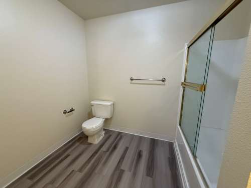 S Bed Lakeshore Apartments - Lake Views! 283