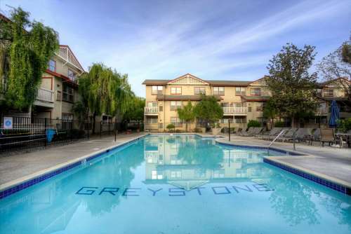 S Bed Greystone Apartments & Townhomes 106