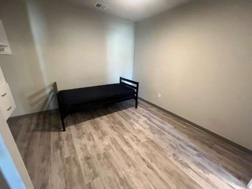 S Bed Clover Commons 484