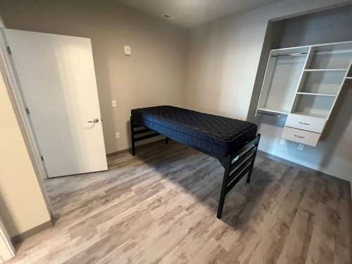 S Bed Clover Commons 459