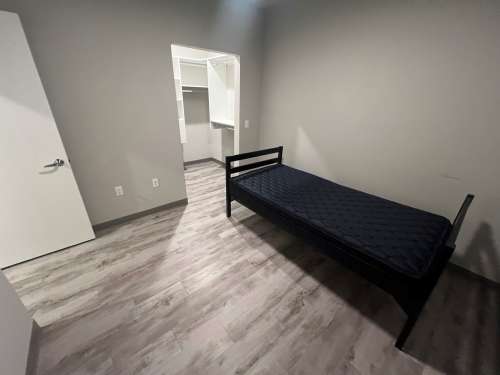 S Bed Clover Commons 381