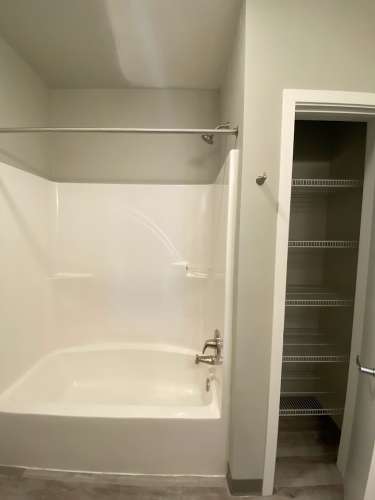 S Bed Clover Commons 192