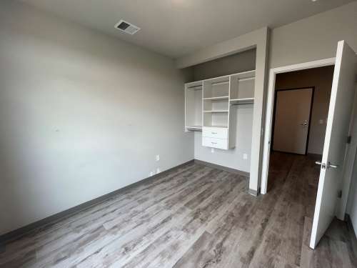 S Bed Clover Commons 166