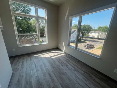 S Bed Clover Commons 131