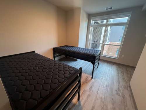 S Bed Clover Commons 307