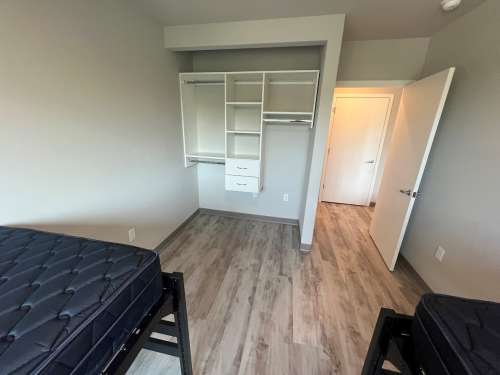 S Bed Clover Commons 193