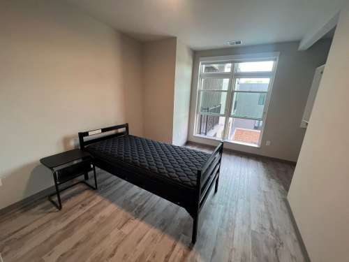 S Bed Clover Commons 283