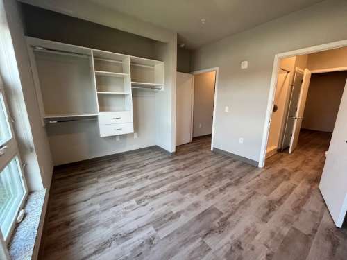 S Bed Clover Commons 128