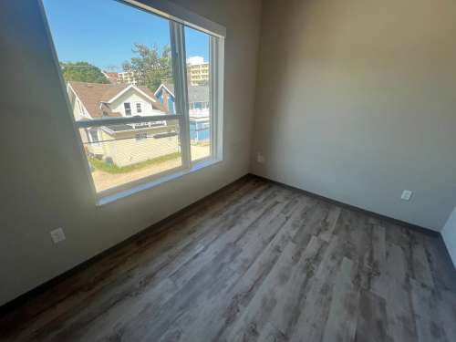 S Bed Clover Commons 133