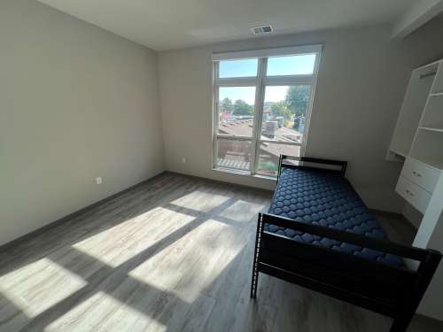 S Bed Clover Commons 22