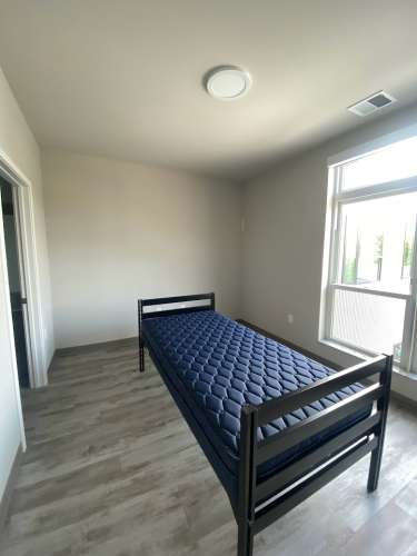 S Bed Clover Commons 472