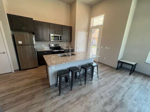 S Bed Clover Commons 106