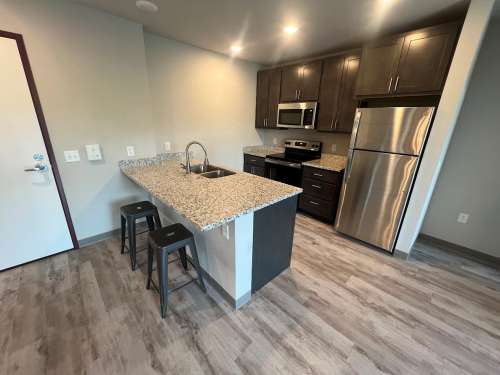 S Bed Clover Commons 178