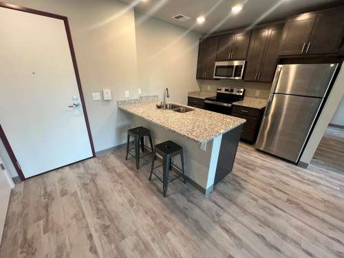 S Bed Clover Commons 147