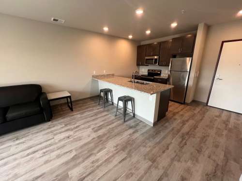 S Bed Clover Commons 32