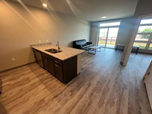 S Bed Clover Commons 240