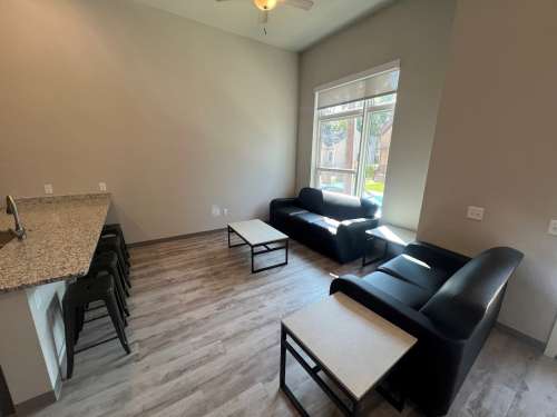 S Bed Clover Commons 520