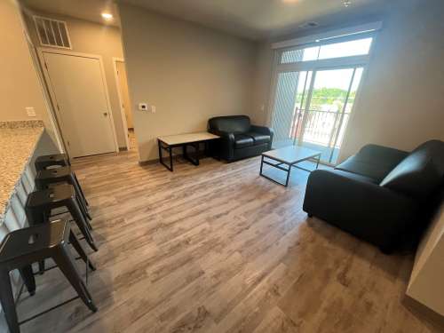 S Bed Clover Commons 371