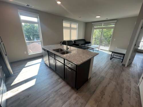 S Bed Clover Commons 84