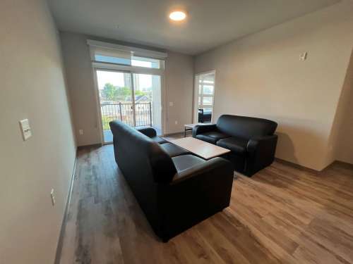 S Bed Clover Commons 407