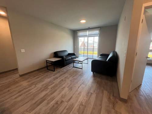 S Bed Clover Commons 206