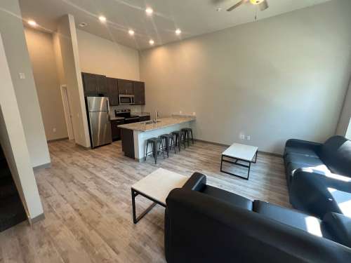 S Bed Clover Commons 521