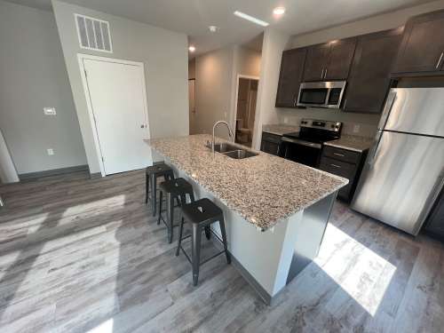 S Bed Clover Commons 127