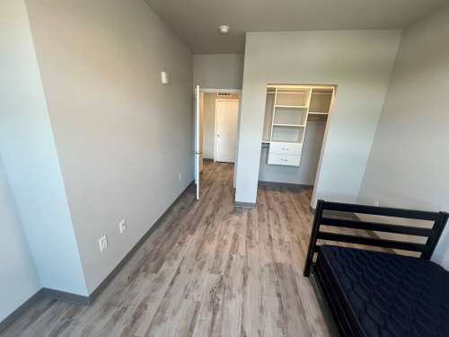 S Bed Clover Commons 78