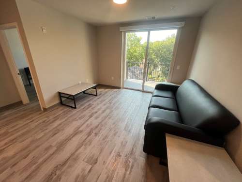 S Bed Clover Commons 179