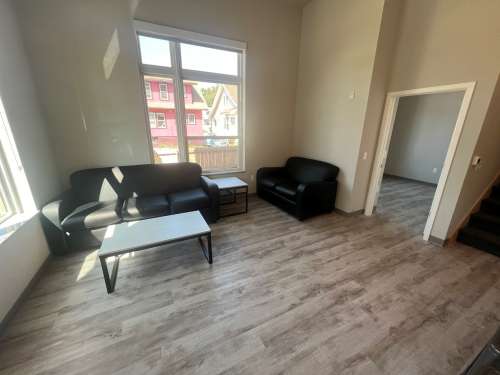 S Bed Clover Commons 114