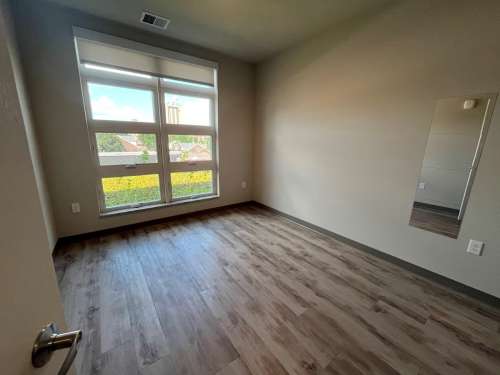 S Bed Clover Commons 184