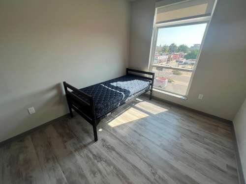 S Bed Clover Commons 102