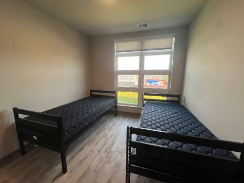 S Bed Clover Commons 215