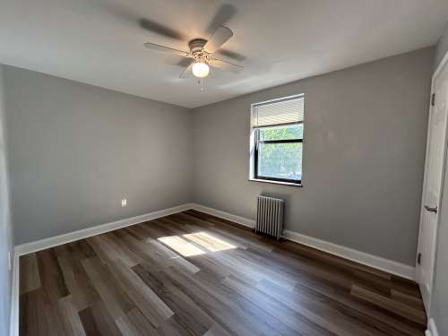 S Bed Royal Garden Apartments 54