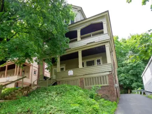 S Bed 716 Euclid Ave - Available 8/1/26 - Spacious First Floor Apa 0