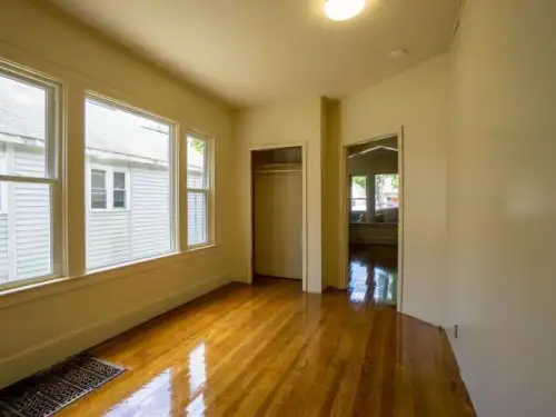 S Bed 716 Euclid Ave - Available 8/1/26 - Spacious First Floor Apa 9