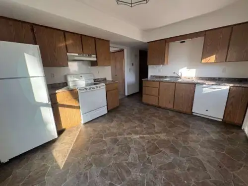 2025-11/UNIVERSITY-OF-NORTHERN-IOWA-Apartment-Building-16824266.webp