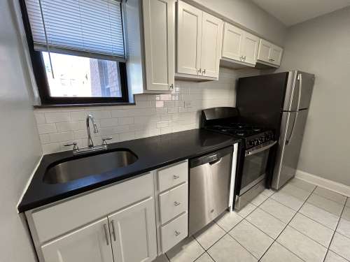 S Bed Royal Garden Apartments 47