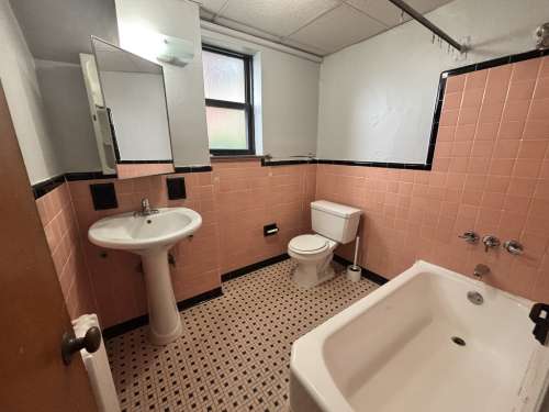 S Bed Royal Garden Apartments 43