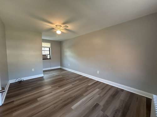 S Bed Royal Garden Apartments 48