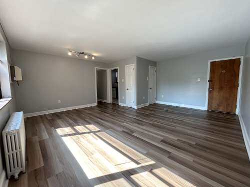 S Bed Royal Garden Apartments 50