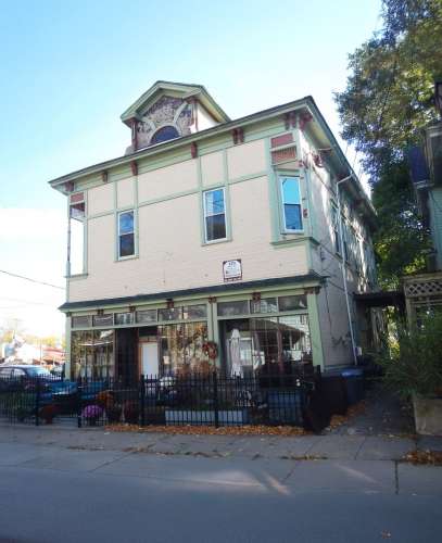 S Bed AVAILABLE 8/1/25 - First Floor Apartment One Block From Shop 25