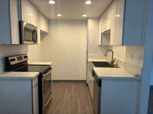 S Bed Uptown Fullerton 70