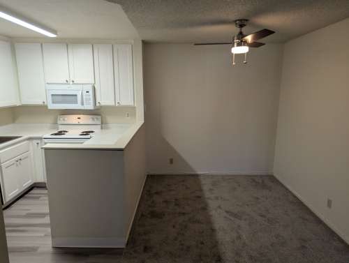 S Bed Eastlake Apartments 46